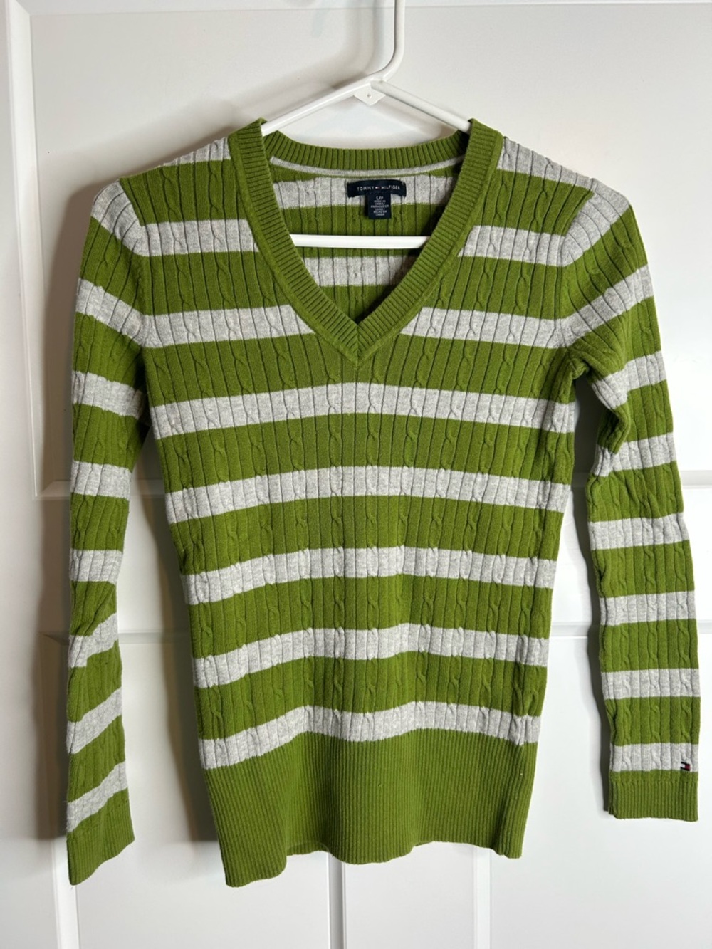 Tommy Hilfiger Women’s S  V Neck Cable Knit Sweater Green Gray Striped 2227